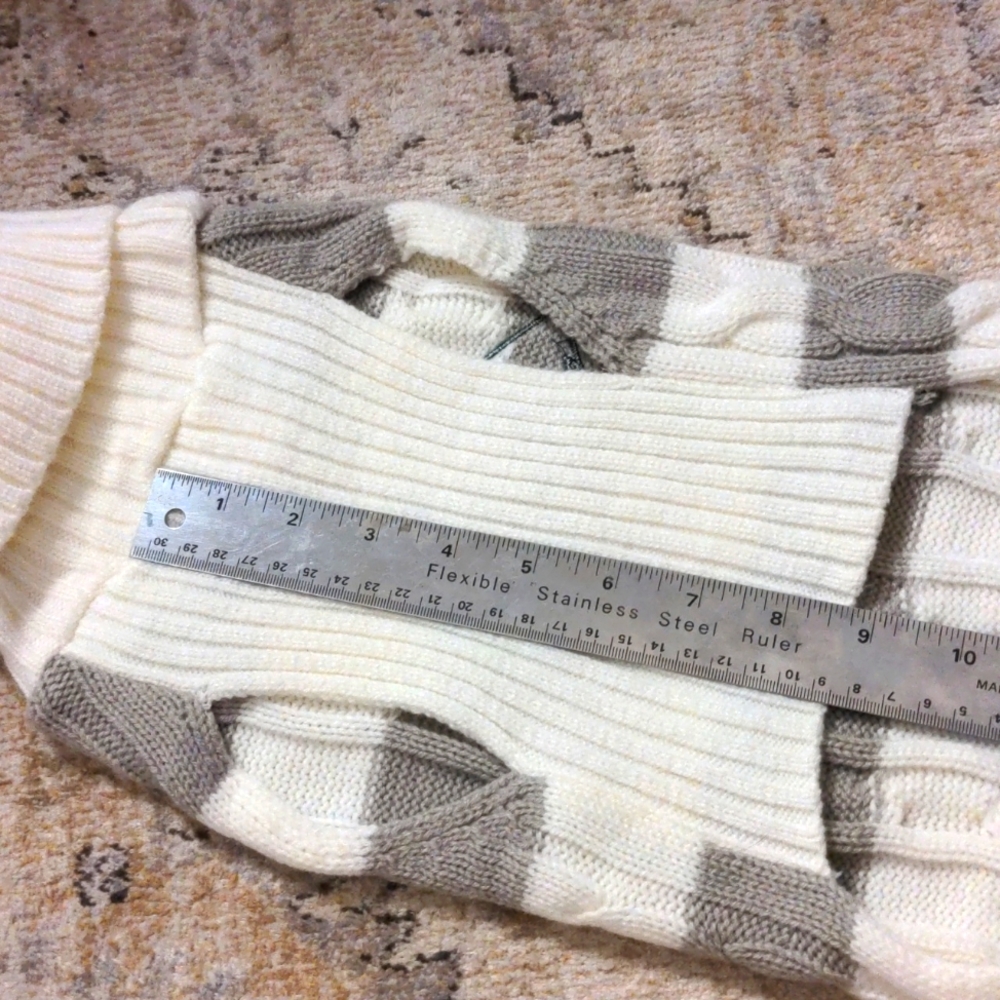 Dog cable knit holiday sweater - Picture 11 of 13